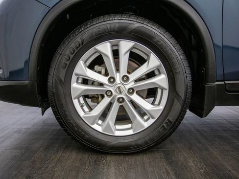 Used 2016 Nissan Rogue SV image 43