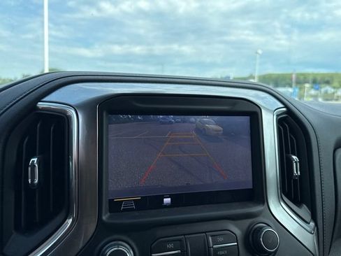 Used 2019 Chevrolet Silverado 1500 LT Trail Boss AWD/4WD image 11