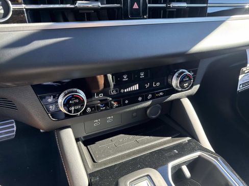 New 2026 Mitsubishi Outlander SEL image 23