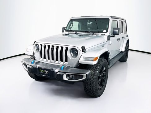 Used 2023 Jeep Wrangler Unlimited Sahara w/ Cold Weather Group AWD/4WD image 3