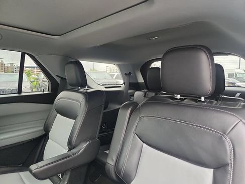 Certified 2022 Ford Explorer XLT w/ Equipment Group 202A AWD/4WD image 25