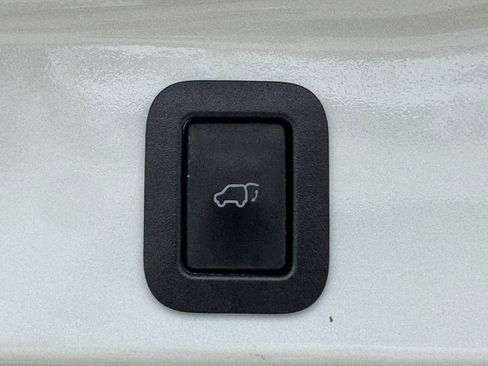 Used 2018 Toyota Highlander XLE FWD image 31