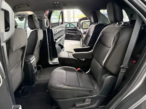 Used 2022 Ford Explorer XLT AWD/4WD image 9