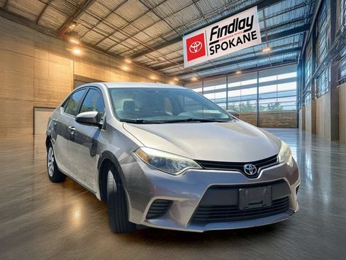 Used 2014 Toyota Corolla LE FWD image 3