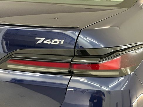 Certified 2023 BMW 740i RWD image 29