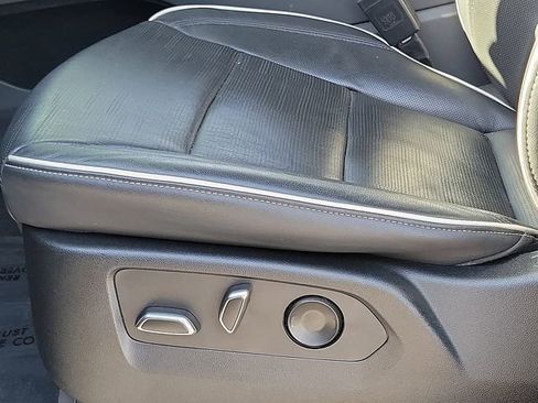 Certified 2022 Cadillac Escalade Premium Luxury w/ Performance Package image 19