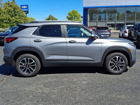 Used 2026 Chevrolet TrailBlazer LT w/ LT Cold Weather Package FWD image 8