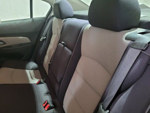 Used 2013 Chevrolet Cruze LS image 33