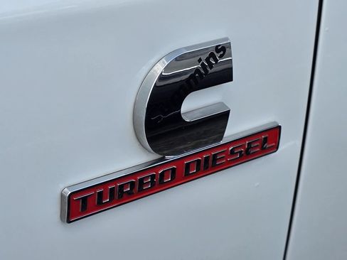 Used 2024 RAM 3500 Tradesman w/ Chrome Appearance Group AWD/4WD image 28