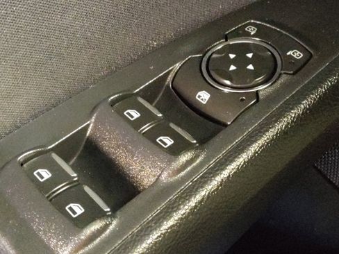 Used 2020 Ford Fusion SE FWD image 27