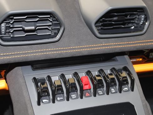 Used 2023 Lamborghini Huracan Tecnica image 51