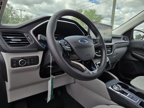 New 2024 Ford Escape SE w/ PHEV Premium Package image 19
