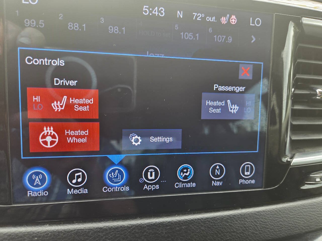 Used 2017 Chrysler Pacifica Touring-L Plus FWD image 8