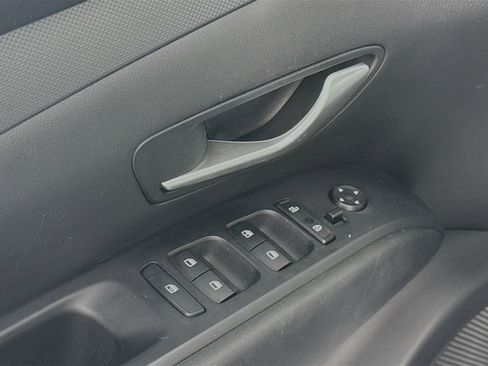 Used 2023 Hyundai Santa Cruz SE image 17