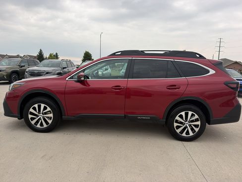 Used 2020 Subaru Outback Premium AWD/4WD image 1