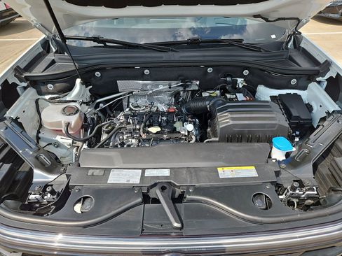 Used 2024 Volkswagen Atlas Cross Sport SEL R-Line image 11