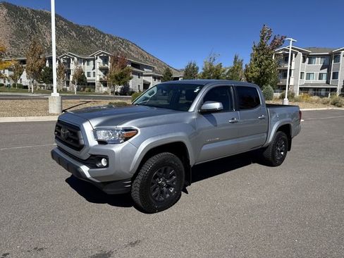 Used 2023 Toyota Tacoma SR5 w/ Technology Package image 7