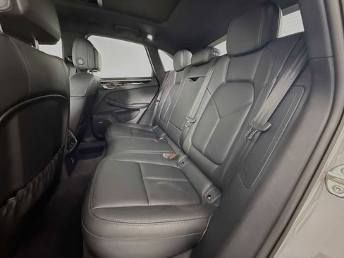Certified 2025 Porsche Macan image 23