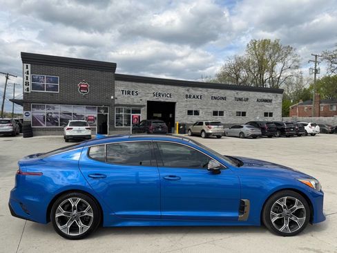 Used 2020 Kia Stinger GT-Line w/ Sun & Sound Package RWD image 8