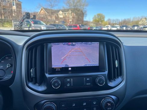 Used 2022 Chevrolet Colorado Z71 w/ Safety Package AWD/4WD image 16