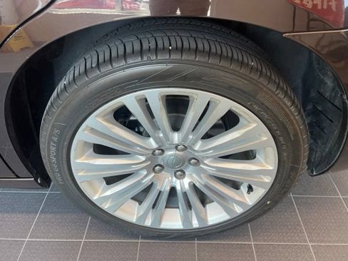 Used 2012 Chrysler 300 Limited w/ Luxury Group RWD image 19