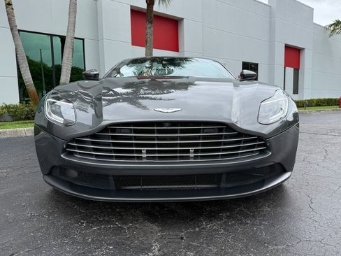 Used 2020 Aston Martin DB11 Volante RWD image 13