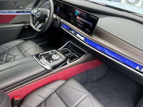 Used 2023 BMW 740i w/ Parking Assistance Package RWD image 14