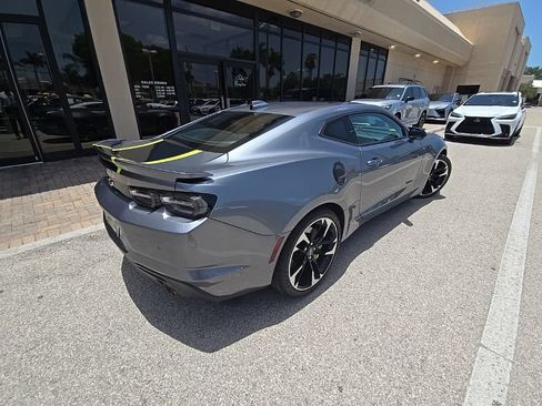 Used 2020 Chevrolet Camaro SS RWD image 7
