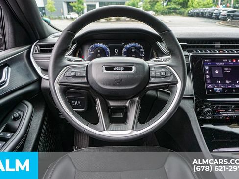 Used 2025 Jeep Grand Cherokee Altitude AWD/4WD image 27
