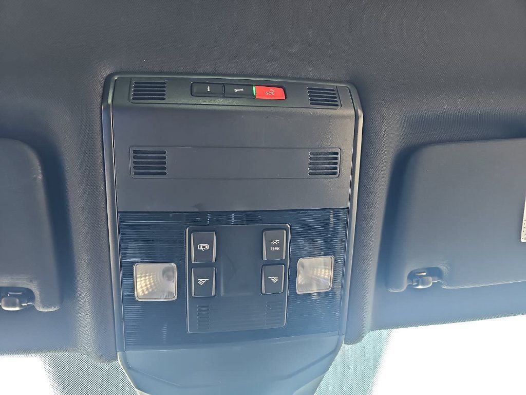 Used 2025 Volkswagen Jetta Sport FWD image 31