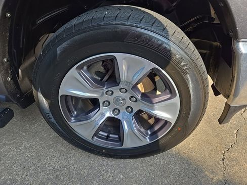 Used 2020 RAM 1500 Laramie image 35