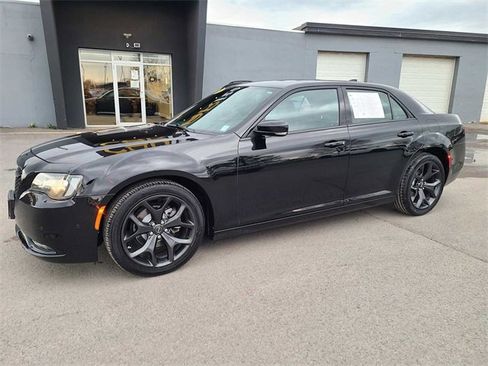 Used 2023 Chrysler 300 S image 2