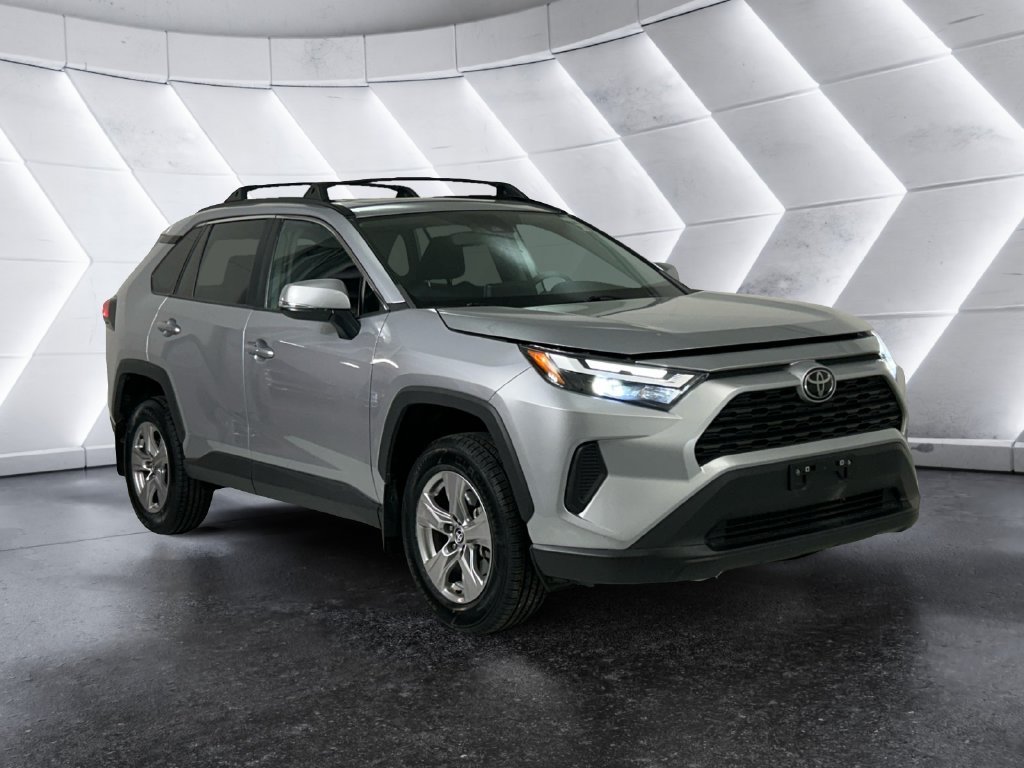 Used 2023 Toyota RAV4 XLE w/ Convenience Package FWD image 1