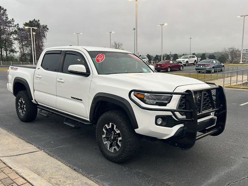 Used 2023 Toyota Tacoma TRD Off-Road w/ Technology Package image 8