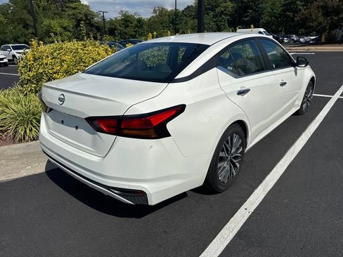 Used 2025 Nissan Altima 2.5 SV FWD image 5