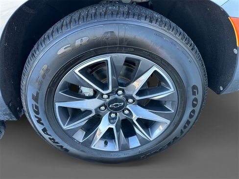 Used 2021 Chevrolet Tahoe Z71 w/ Z71 Off-Road Package image 16