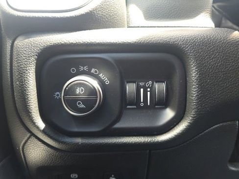 Used 2022 RAM 1500 Laramie AWD/4WD image 11