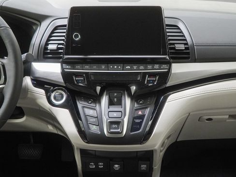 New 2026 Honda Odyssey Touring image 30