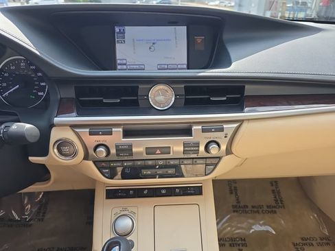 Used 2013 Lexus ES 350 w/ Luxury Pkg FWD image 19