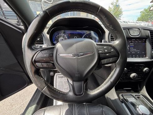 Used 2019 Chrysler 300 S RWD image 7