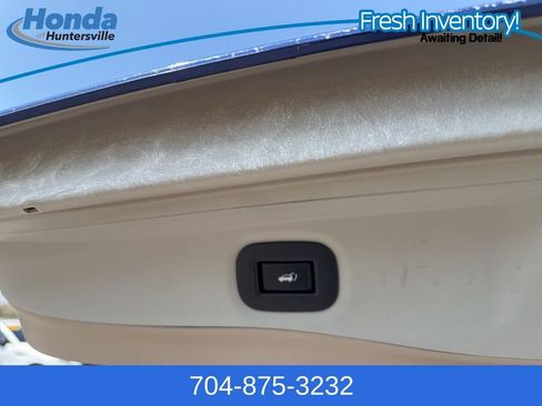 Used 2017 Nissan Rogue SL w/ SL Premium Package image 12