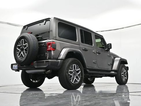 New 2026 Jeep Wrangler Unlimited Sahara AWD/4WD image 43