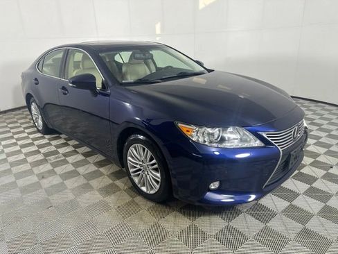 Used 2015 Lexus ES 350 w/ Luxury Package FWD image 1
