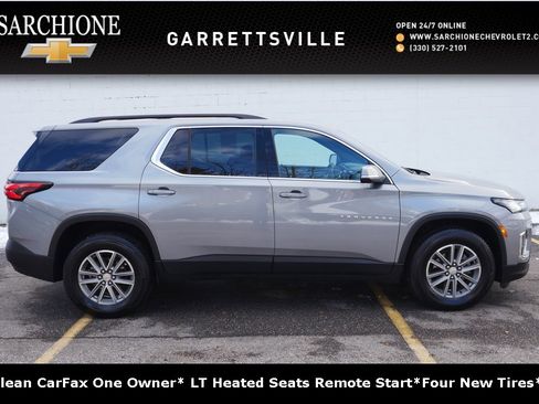 Used 2023 Chevrolet Traverse LT image 1