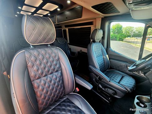 Used 2024 Mercedes-Benz Sprinter 3500 image 36