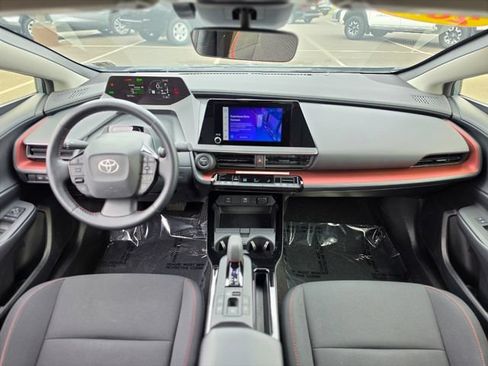 Used 2024 Toyota Prius Prime FWD image 30
