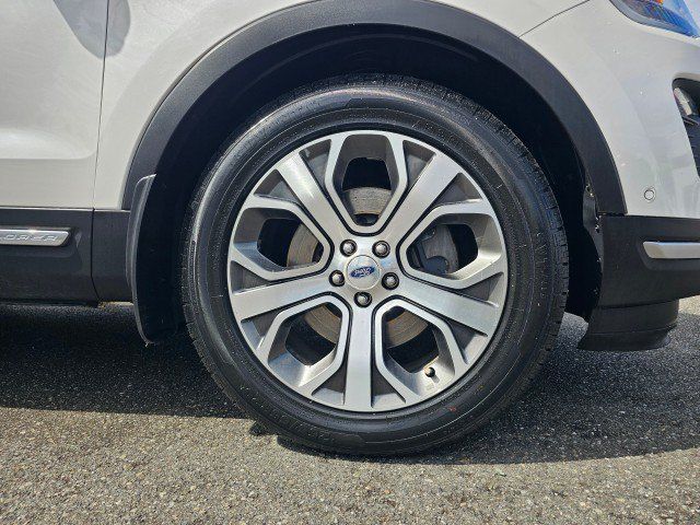 Used 2019 Ford Explorer Platinum AWD/4WD image 9