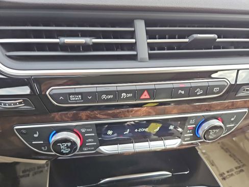 Used 2018 Audi Q7 3.0T Prestige w/ Prestige Package image 23