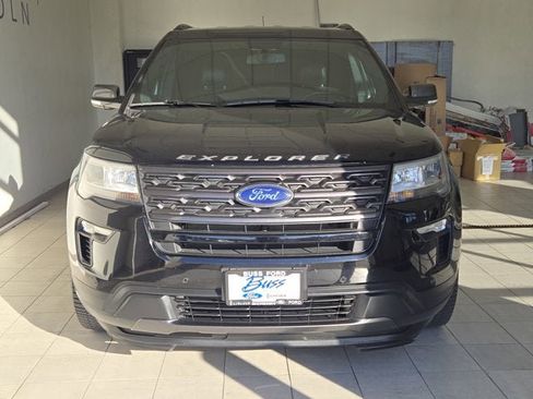 Used 2018 Ford Explorer XLT w/ Equipment Group 202A image 2