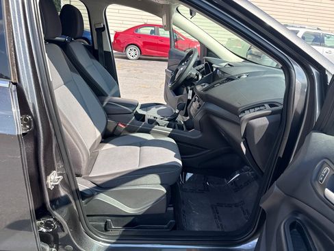 Used 2017 Ford Escape SE w/ Equipment Group 201A FWD image 13